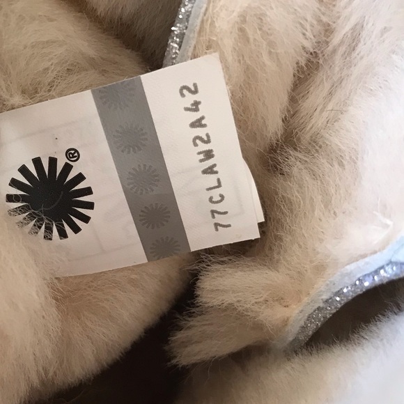 UGG Mini Bailey Bow Sparkle Boots - Picture 6 of 6